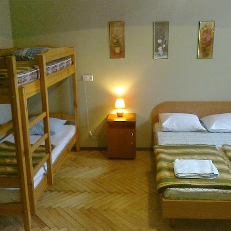 Yaroslav Hostel Kiev Exterior foto